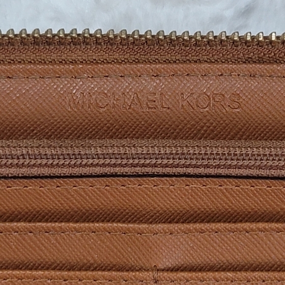 Michael Kors Wallet Blue and Brown - Picture 6 of 9